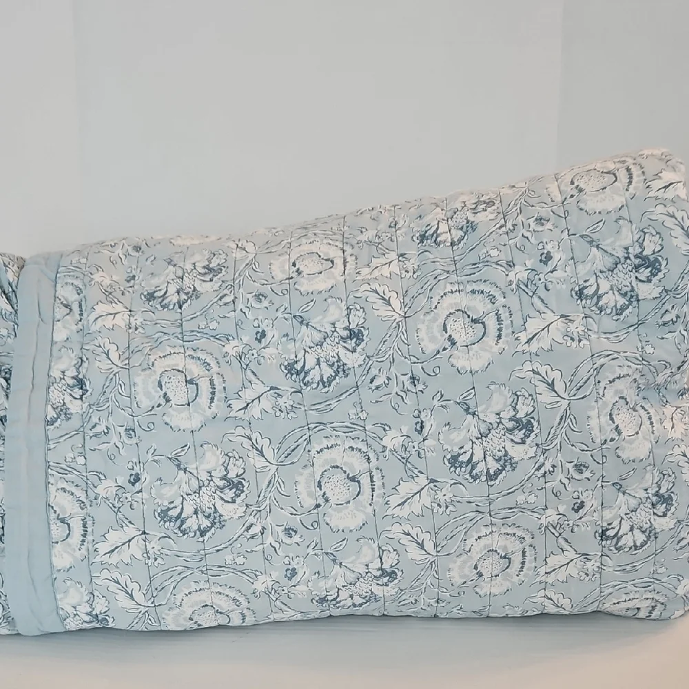 Rachel Zoe Floral Blues White Quilted Shabby Chic Twin Coverlet Pillow Sham Set